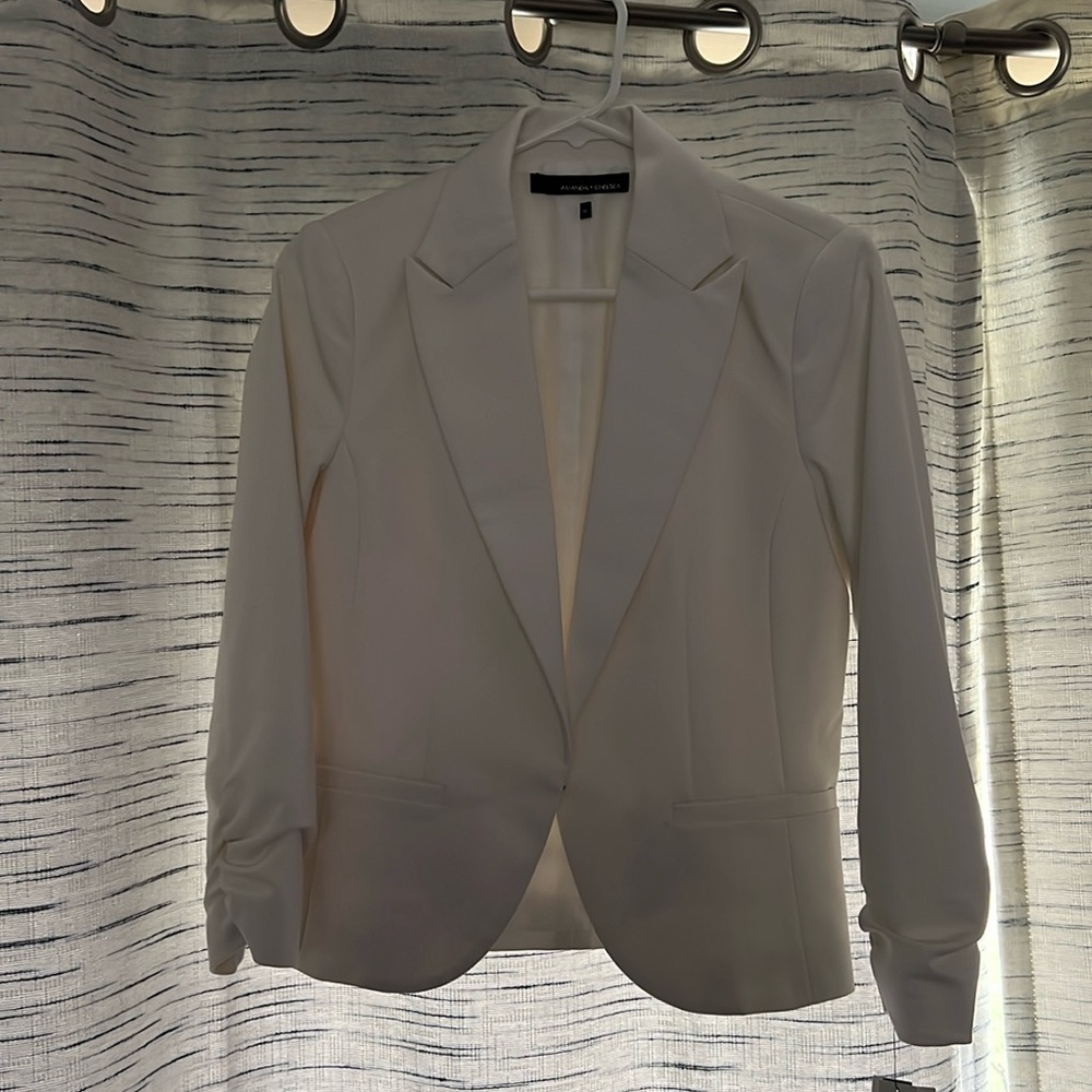 Amanda + Chelsea white blazer